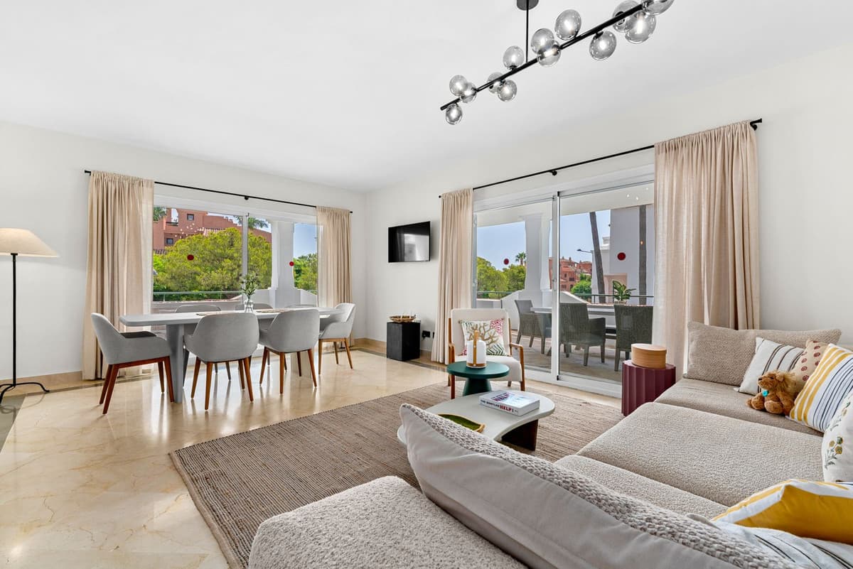 Middle Floor Apartment in El Presidente — photo 3 of 10