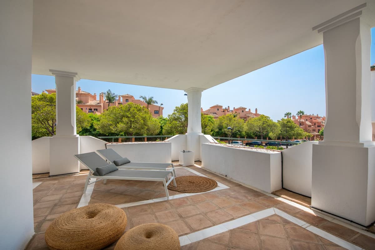 Middle Floor Apartment in El Presidente — photo 6 of 10