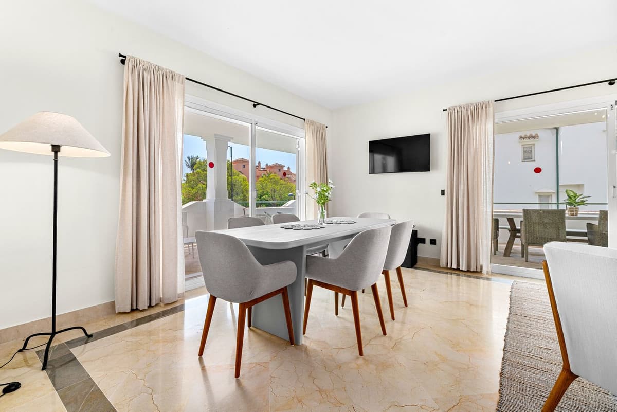 Middle Floor Apartment in El Presidente — photo 8 of 10