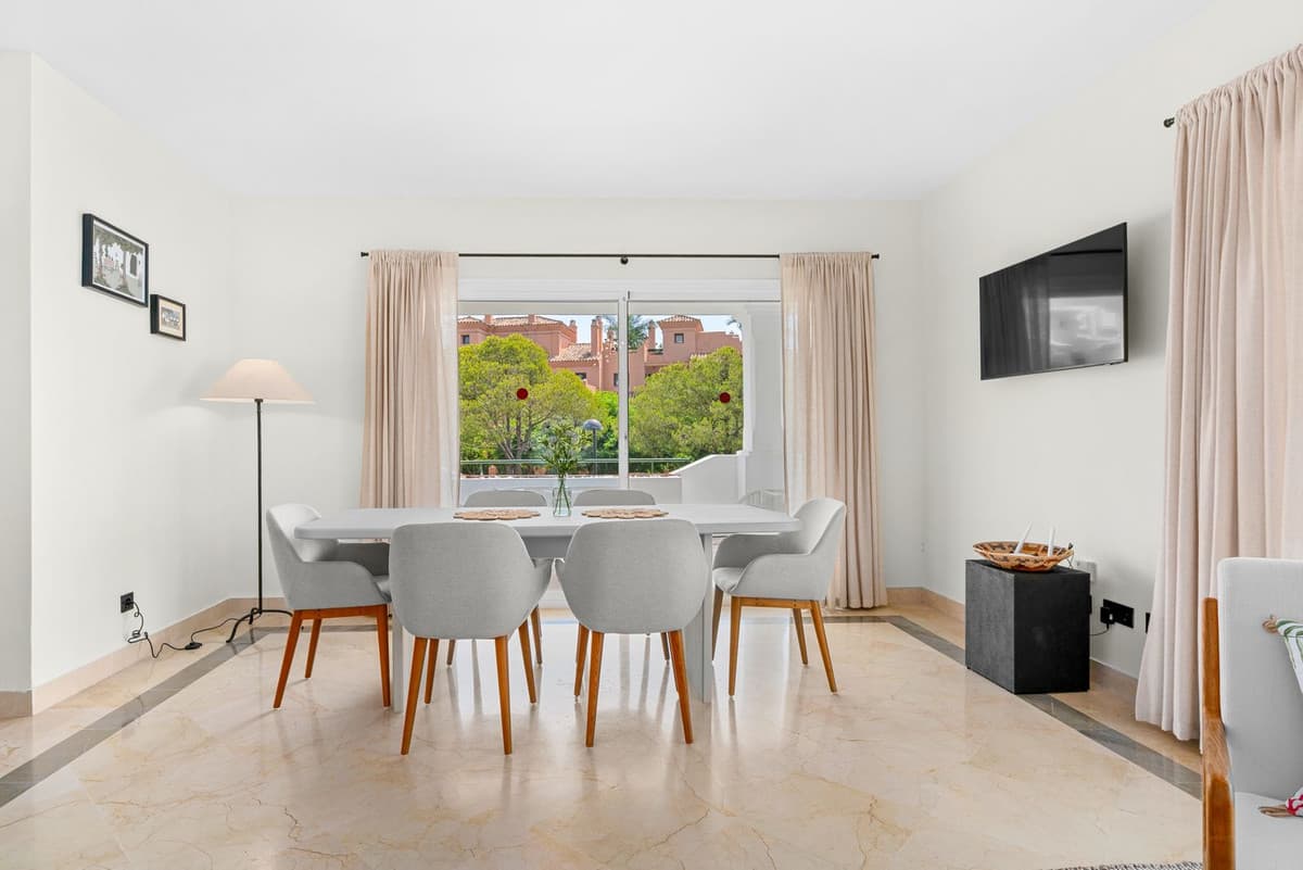 Middle Floor Apartment in El Presidente — photo 9 of 10
