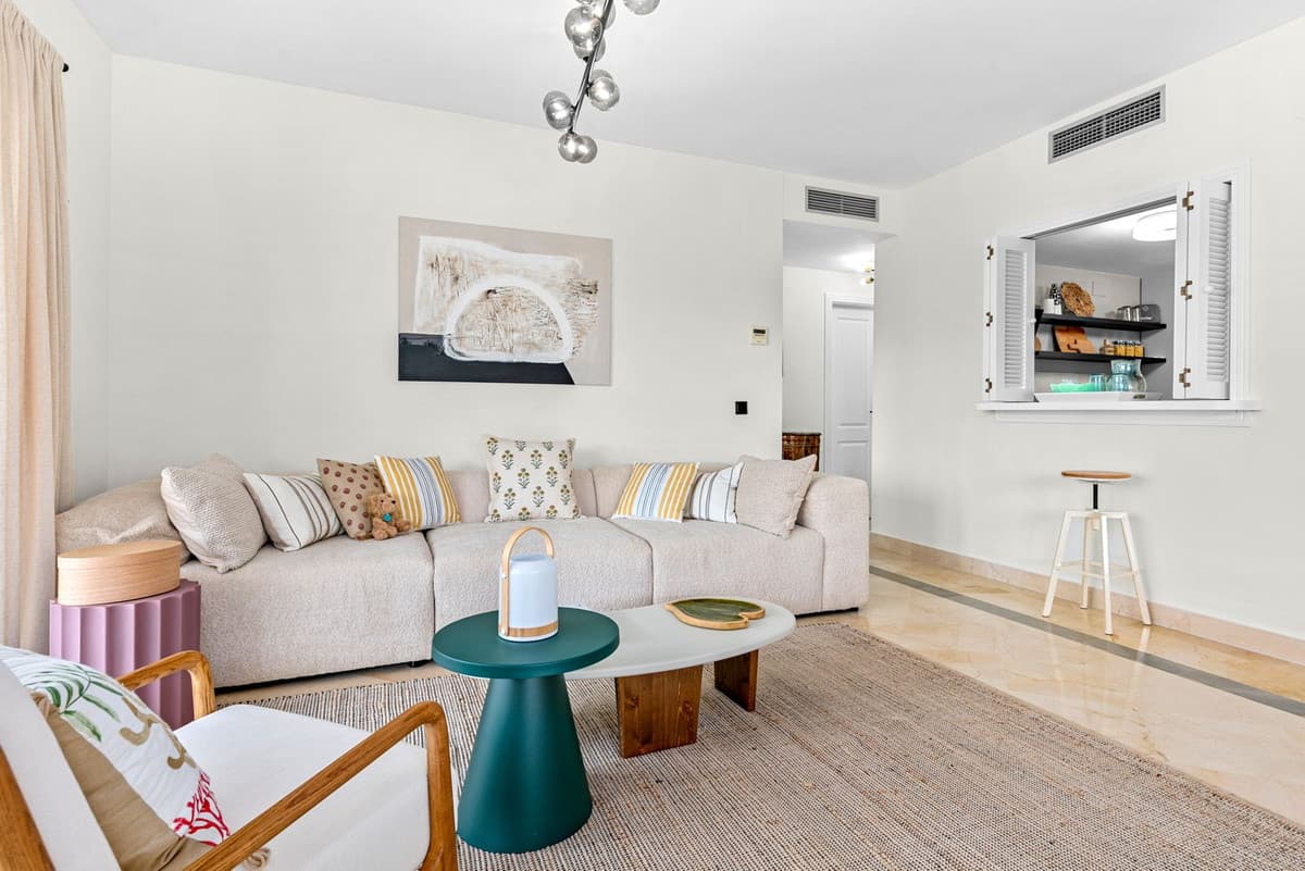Middle Floor Apartment in El Presidente — photo 10 of 10