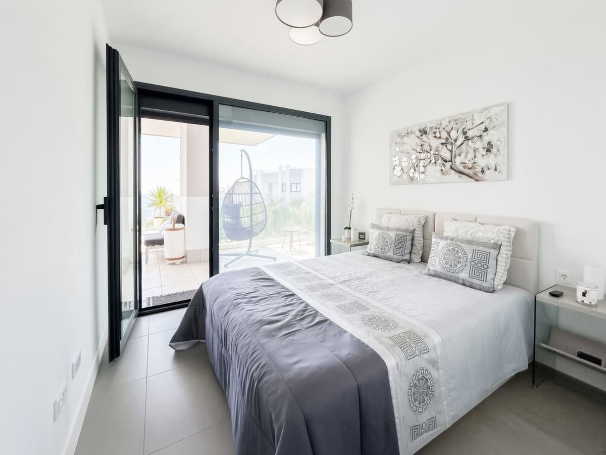 Middle Floor Apartment in La Duquesa — photo 6 of 10