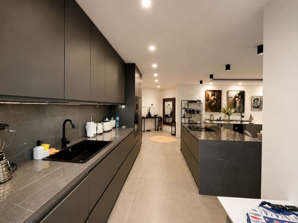 Middle Floor Apartment in Estepona — photo 6 of 10