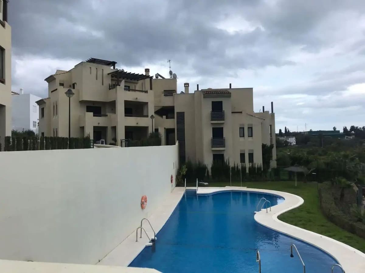 Middle Floor Apartment in Estepona — photo 1 of 10