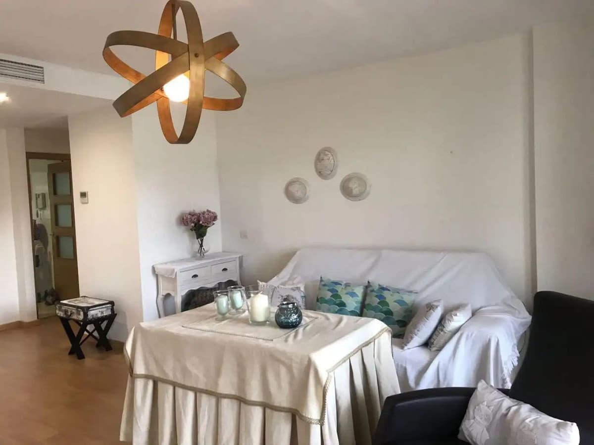 Middle Floor Apartment in Estepona — photo 4 of 10