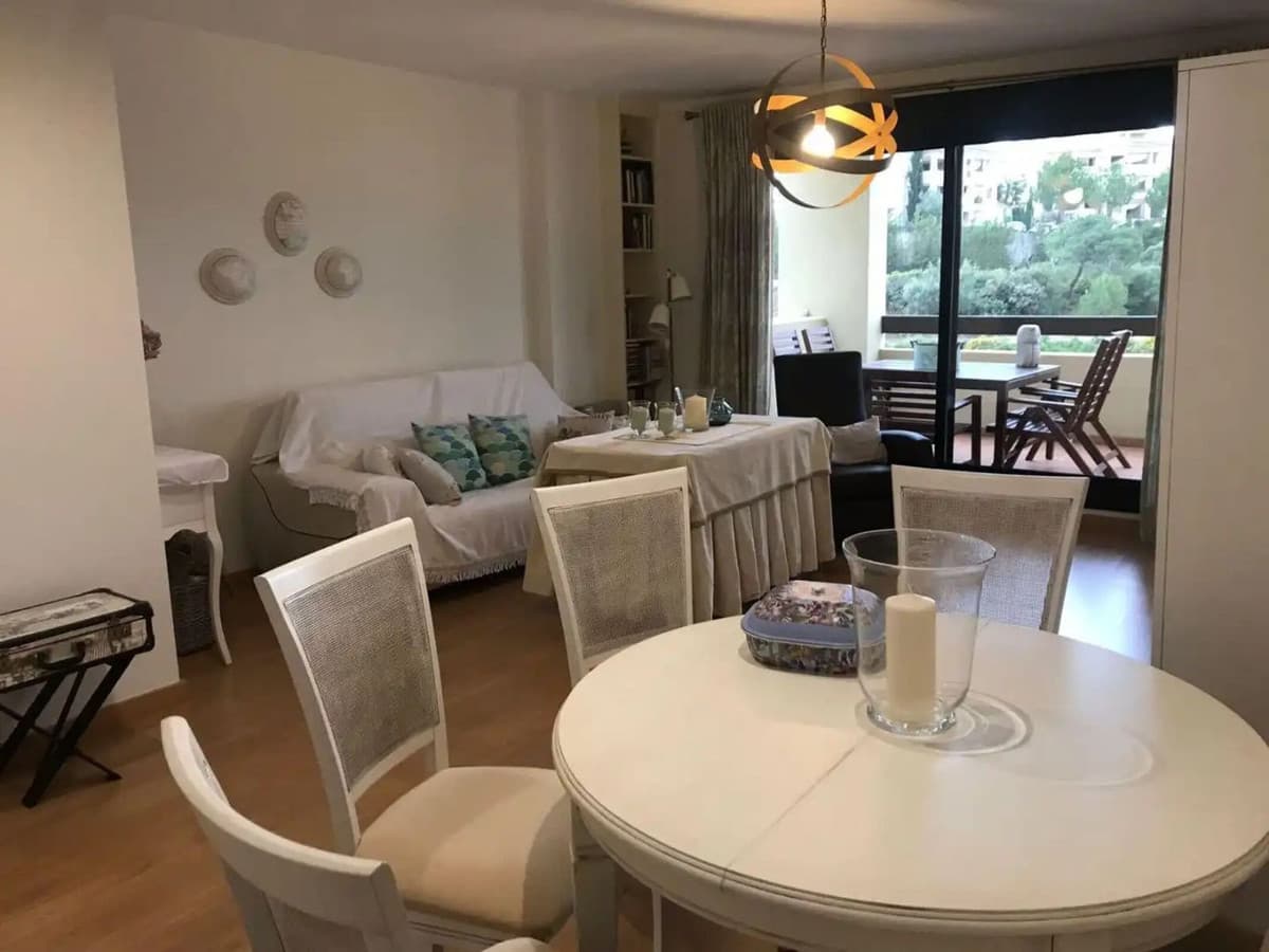 Middle Floor Apartment in Estepona — photo 6 of 10