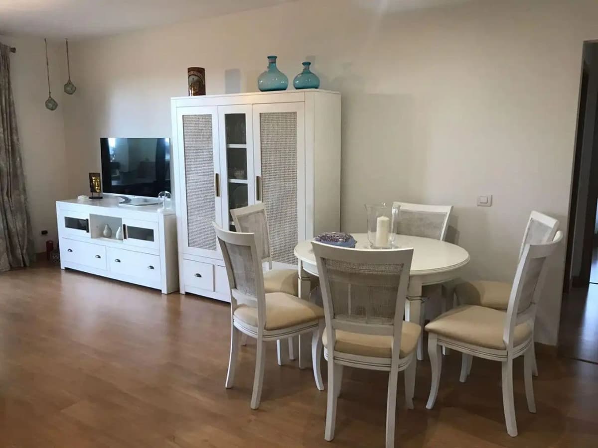 Middle Floor Apartment in Estepona — photo 7 of 10