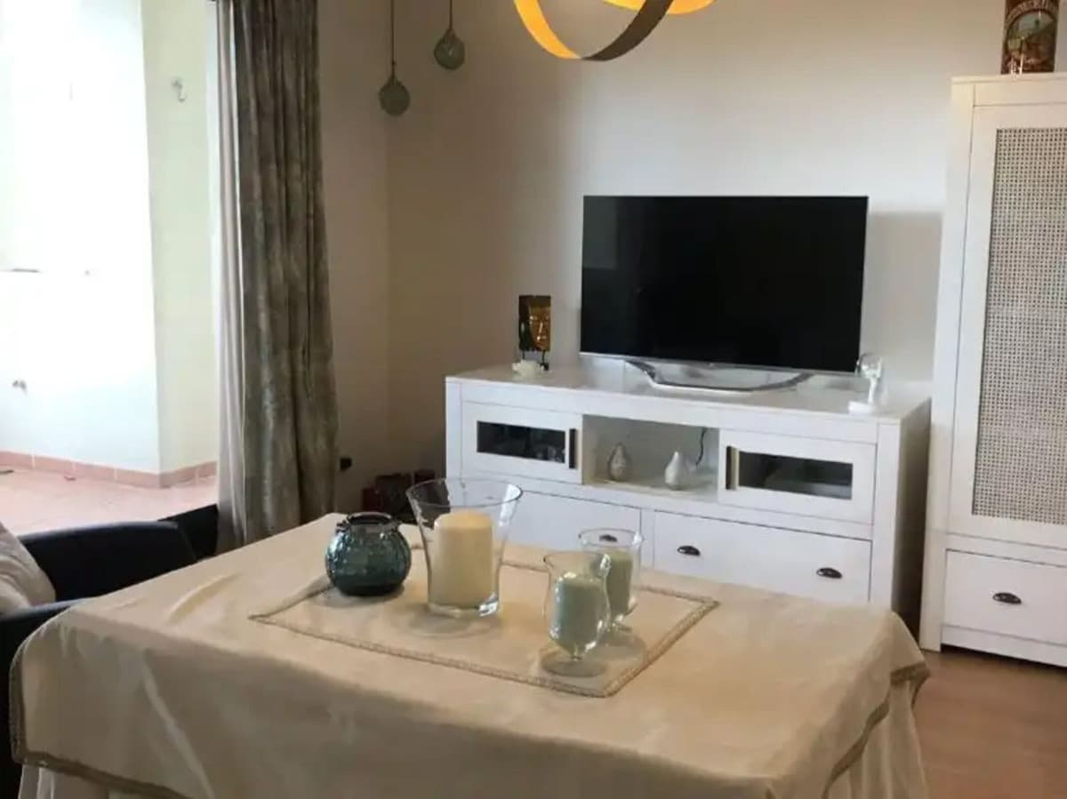 Middle Floor Apartment in Estepona — photo 9 of 10