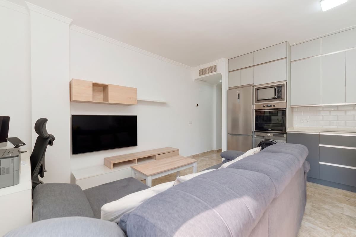 Middle Floor Apartment in Torremolinos — photo 5 of 10