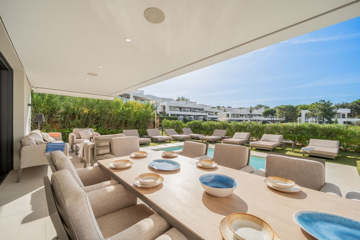 Detached Villa in Elviria — photo 1 of 10