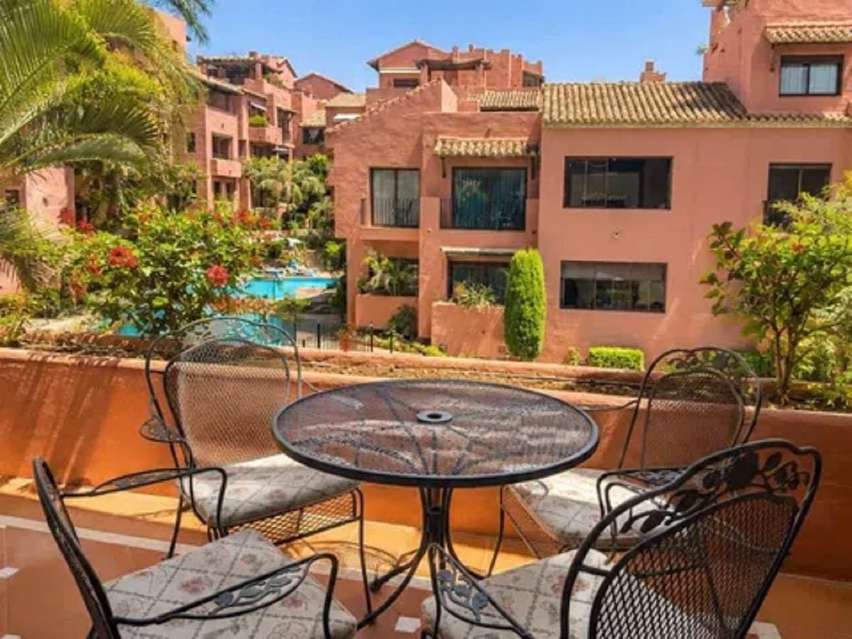 Middle Floor Apartment in Marbella — photo 5 of 10