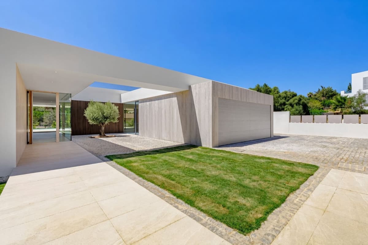 Detached Villa in Sotogrande Alto — photo 3 of 10