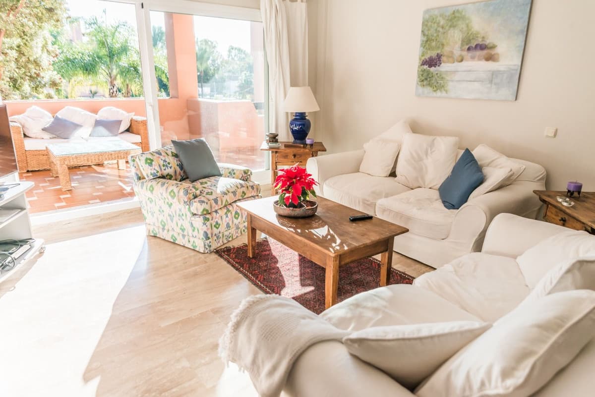 Middle Floor Apartment in Guadalmina Baja — photo 4 of 10