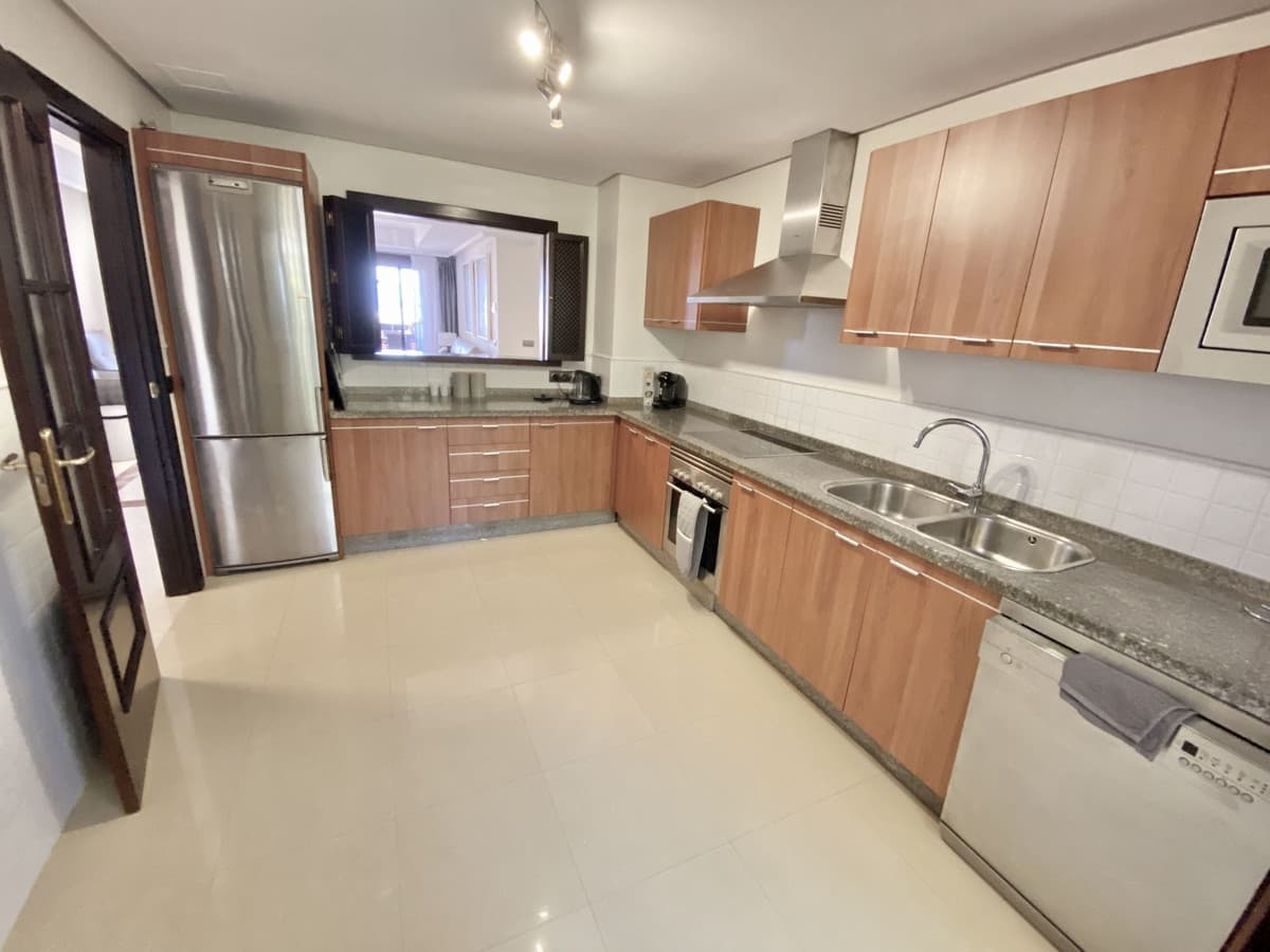 Ground Floor Apartment in Elviria — photo 9 of 10