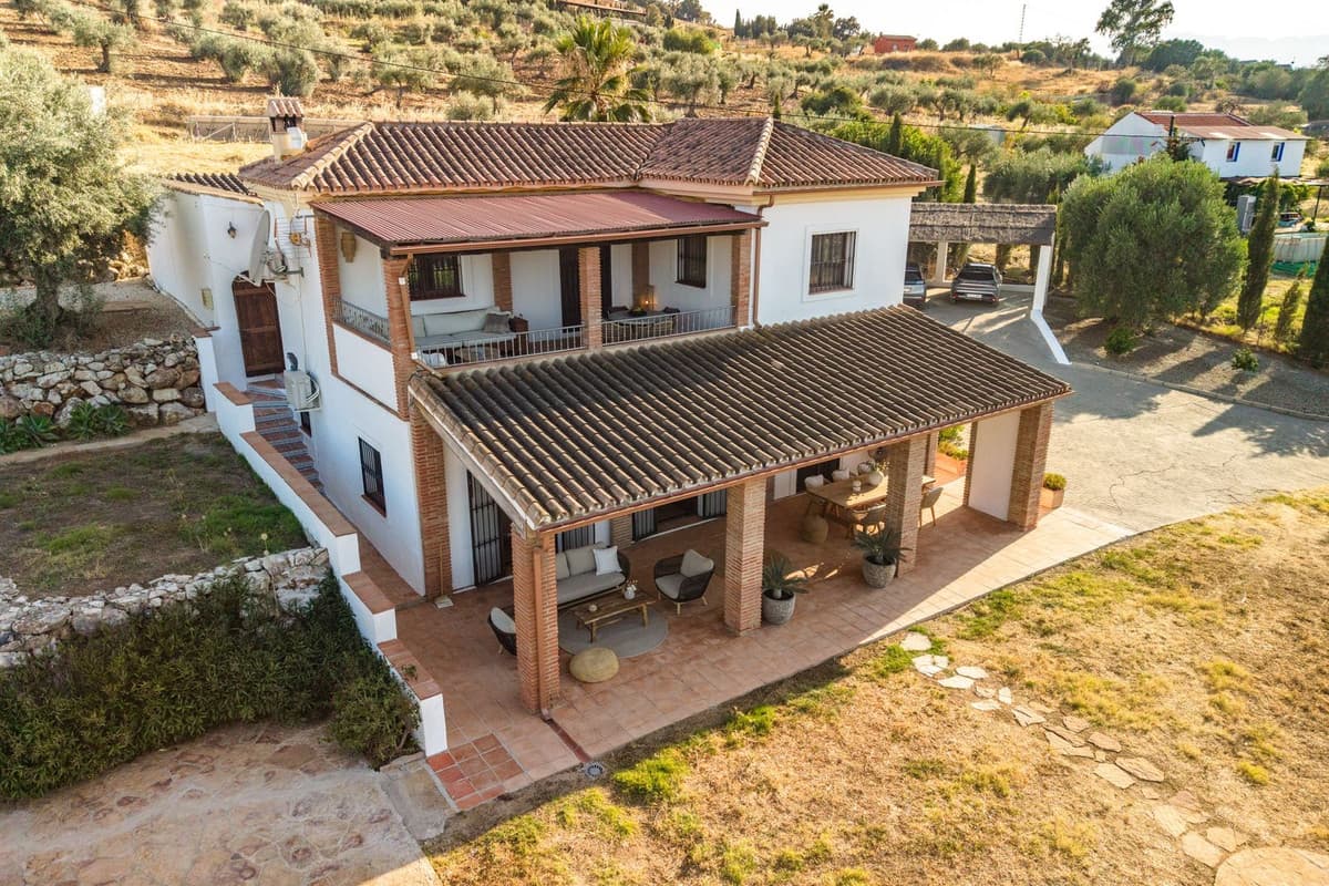 Detached Villa in Coín — photo 3 of 10