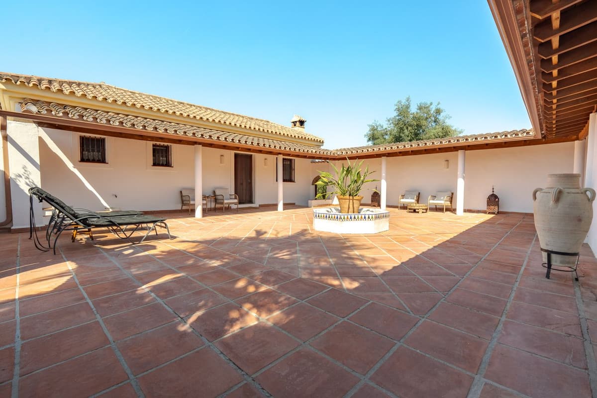 Detached Villa in Coín — photo 7 of 10
