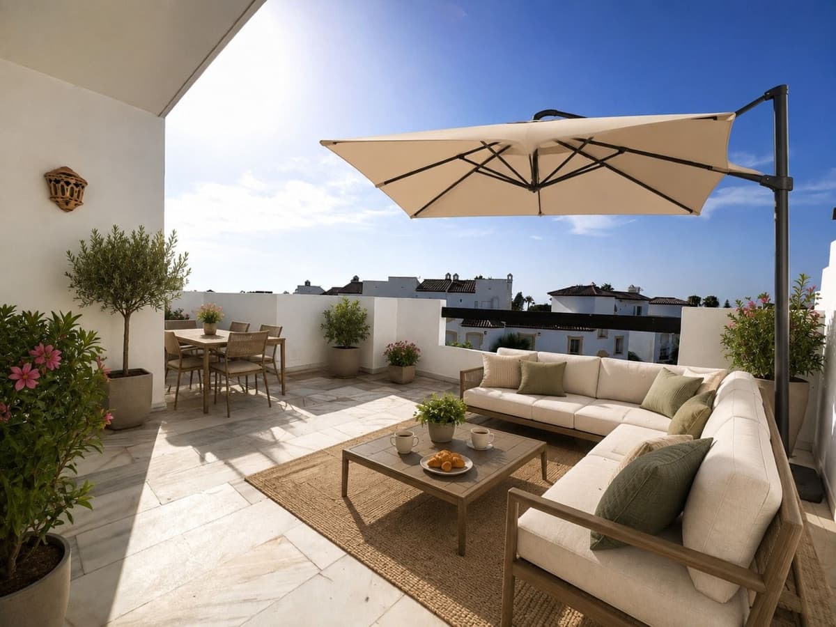 Middle Floor Apartment in Estepona — photo 3 of 10
