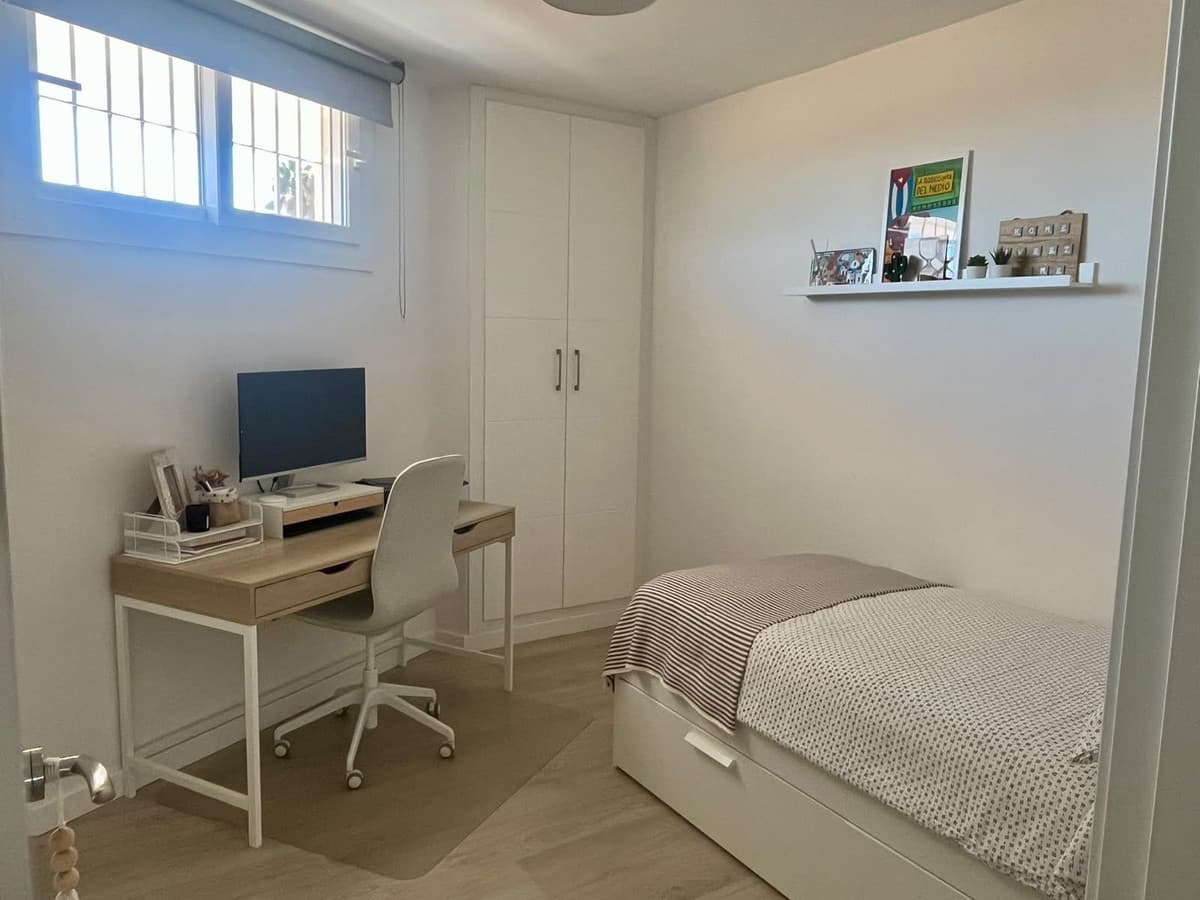 Middle Floor Apartment in Los Alamos — photo 8 of 10