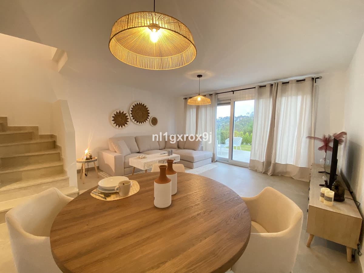 Townhouse in Estepona — photo 4 of 10
