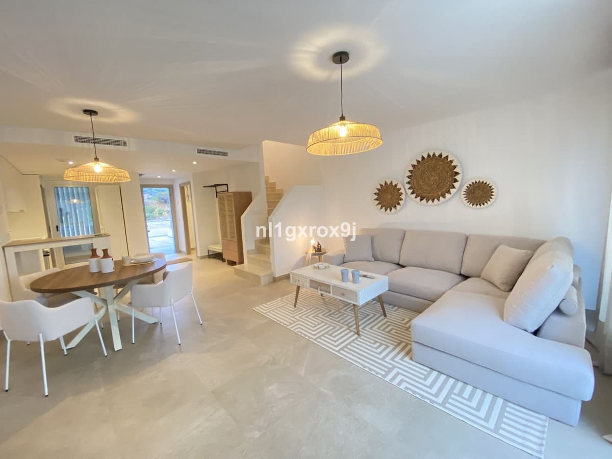 Townhouse in Estepona — photo 5 of 10
