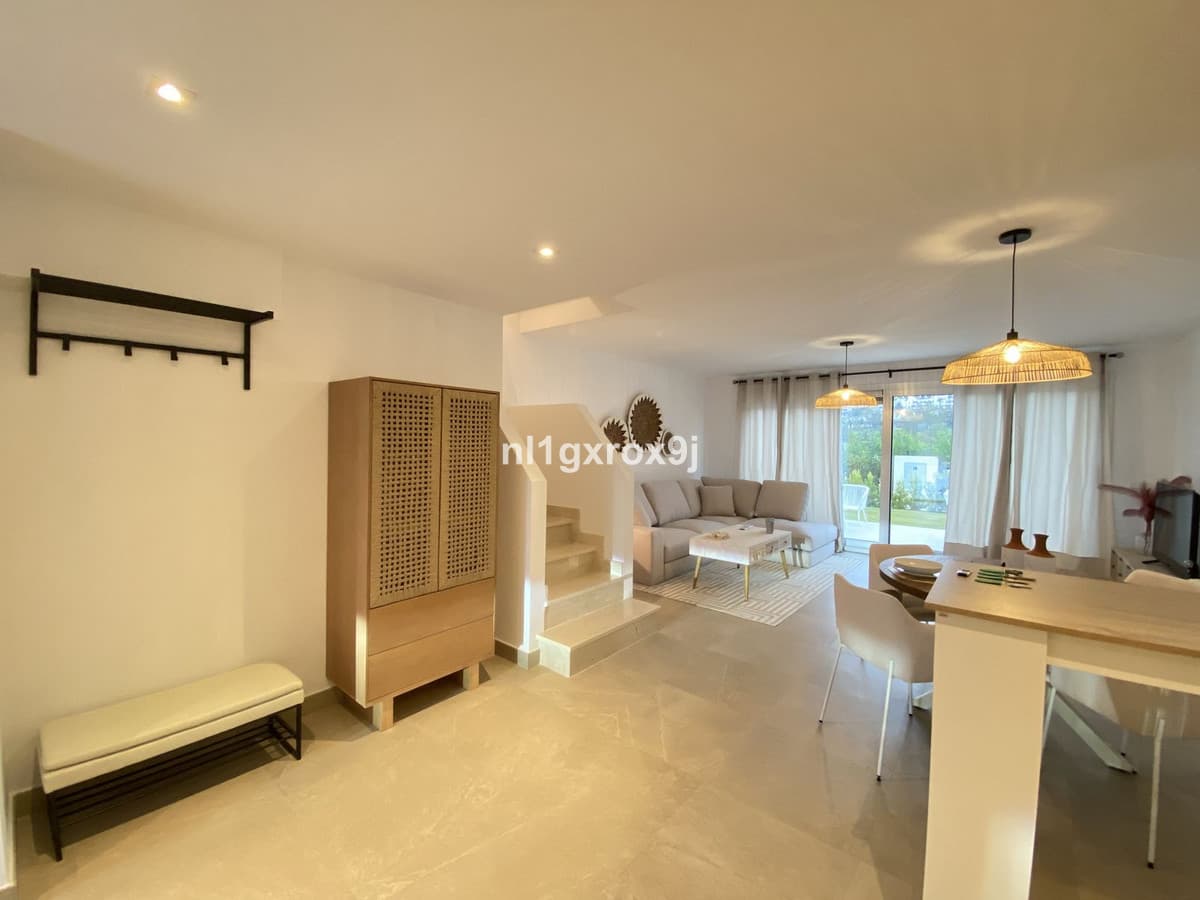 Townhouse in Estepona — photo 8 of 10