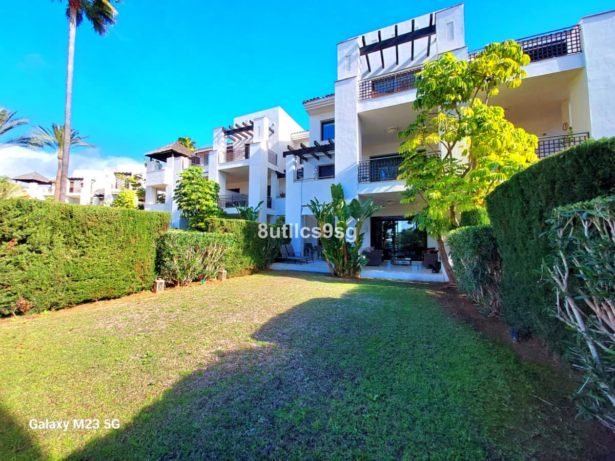 Ground Floor Apartment in Benahavís — photo 1 of 10