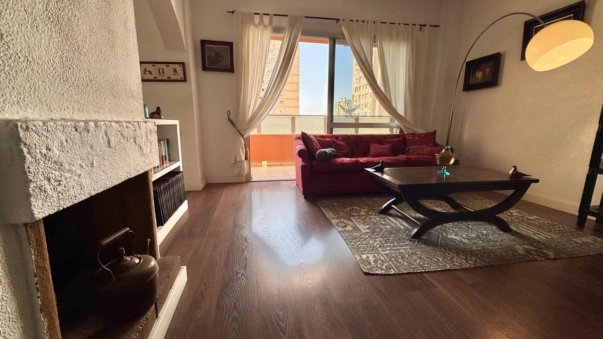 Middle Floor Apartment in Málaga — photo 4 of 10