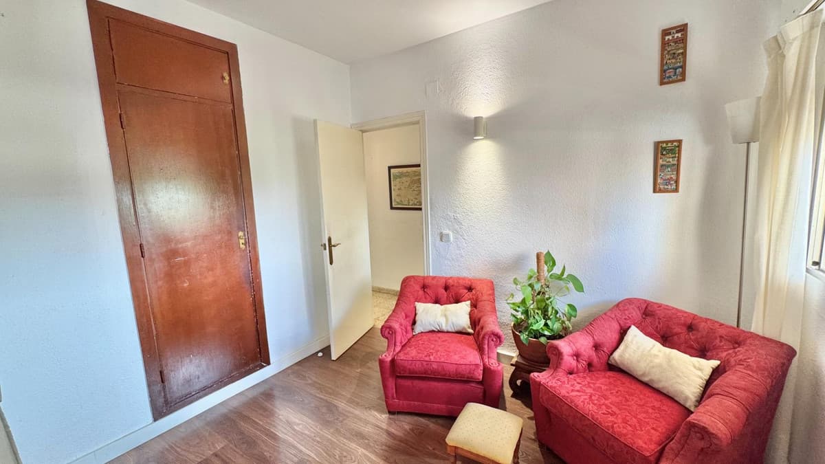 Middle Floor Apartment in Málaga — photo 6 of 10