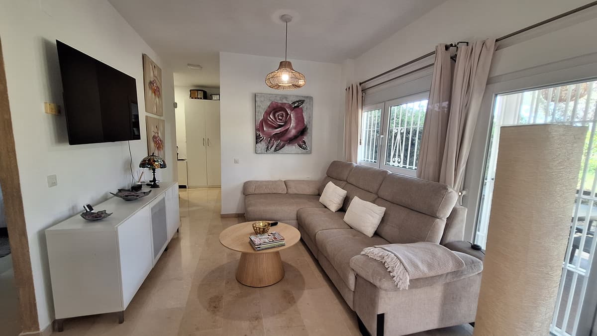Middle Floor Apartment in Estepona — photo 6 of 10