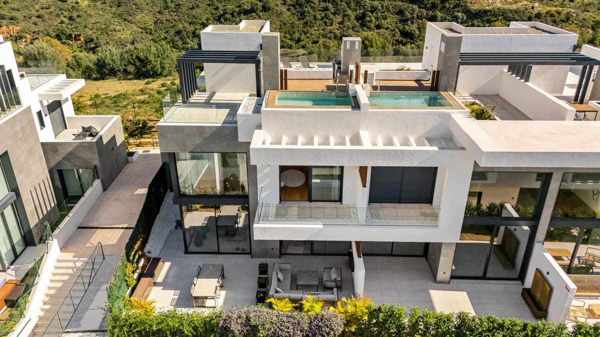 Semi-Detached House in Río Real — photo 1 of 10