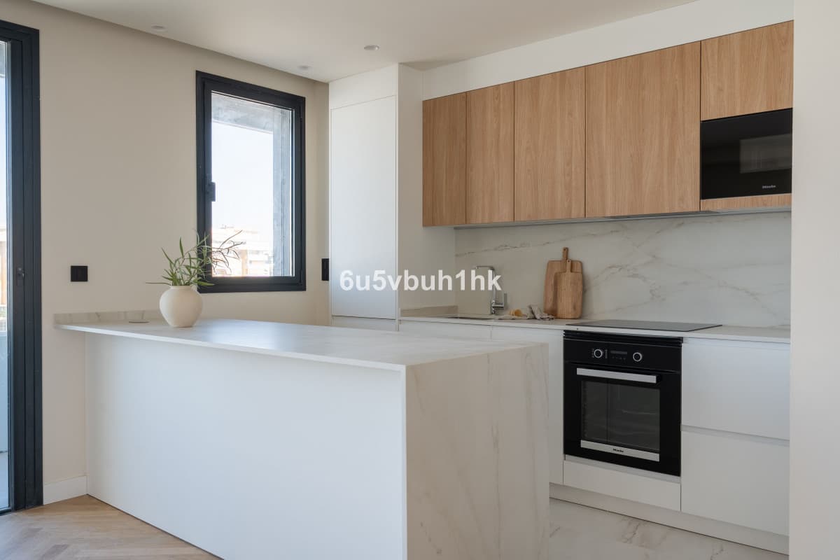 Middle Floor Apartment in Málaga — photo 6 of 10