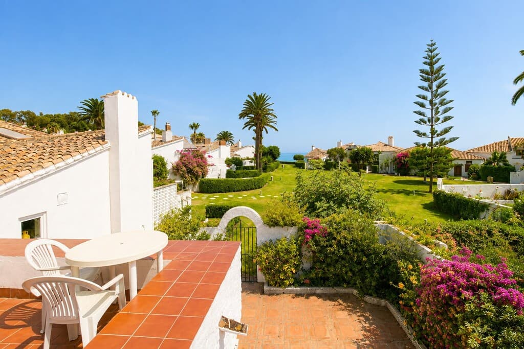 Semi-Detached House in Estepona — photo 1 of 10