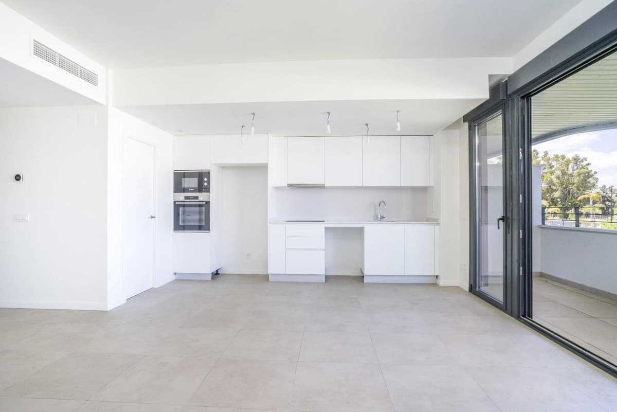 Middle Floor Apartment in Torremolinos — photo 3 of 10