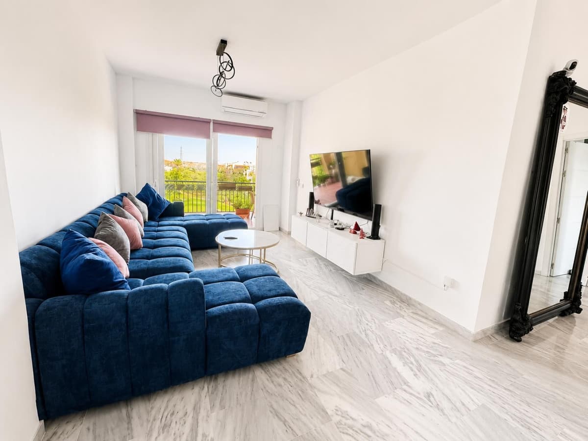 Middle Floor Apartment in Riviera del Sol — photo 3 of 10