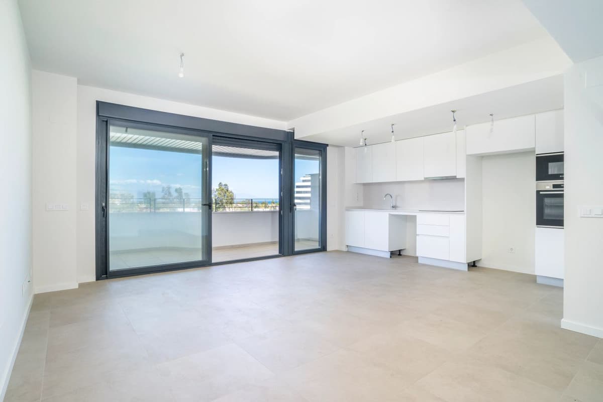 Middle Floor Apartment in Torremolinos — photo 2 of 10