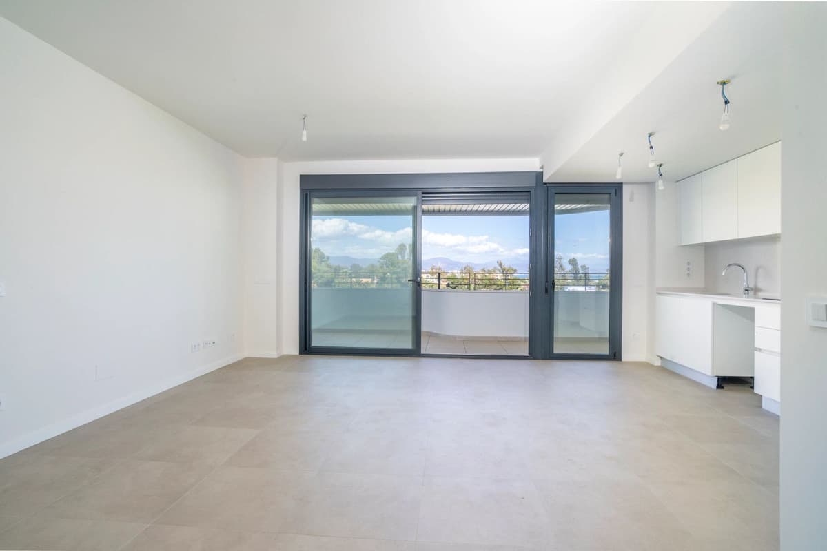 Middle Floor Apartment in Torremolinos — photo 3 of 10