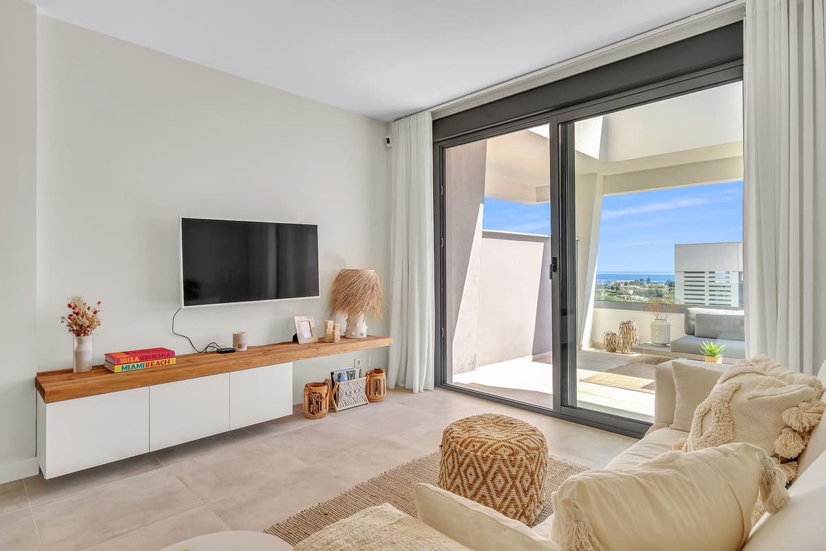 Top Floor Apartment in Estepona — photo 4 of 10