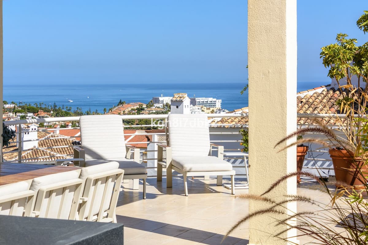 Middle Floor Apartment in Benalmadena — photo 1 of 10