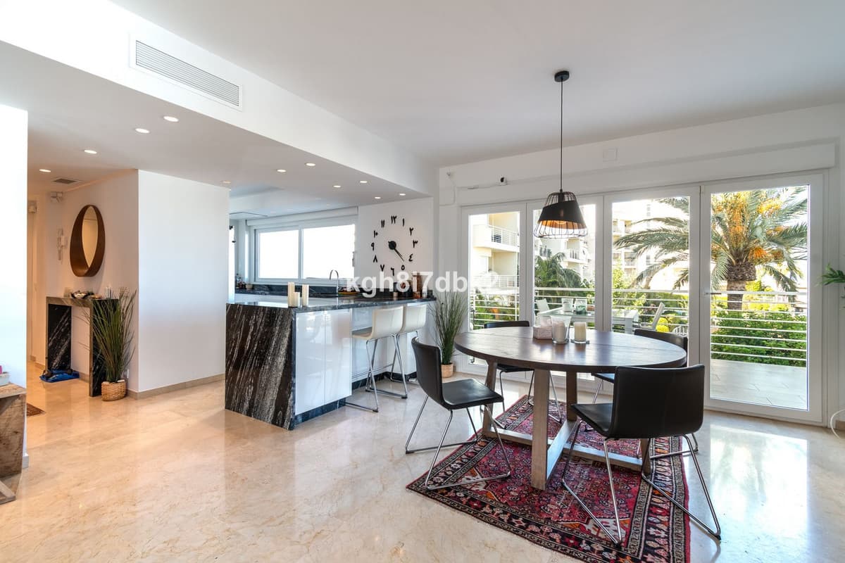 Middle Floor Apartment in Benalmadena — photo 7 of 10