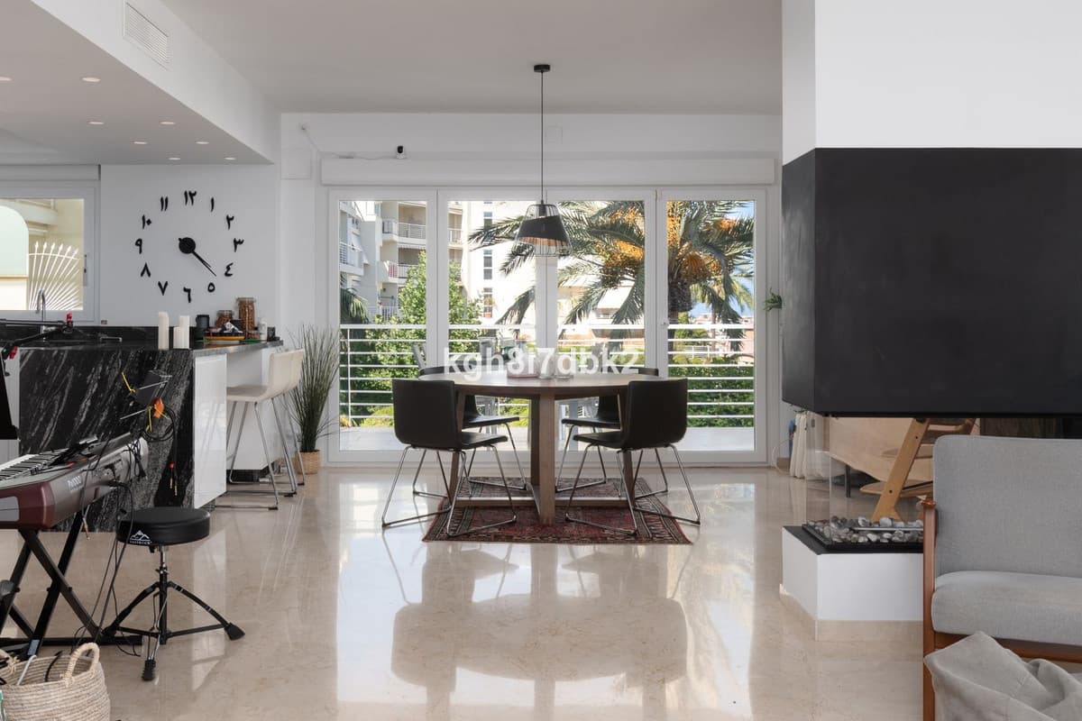 Middle Floor Apartment in Benalmadena — photo 9 of 10