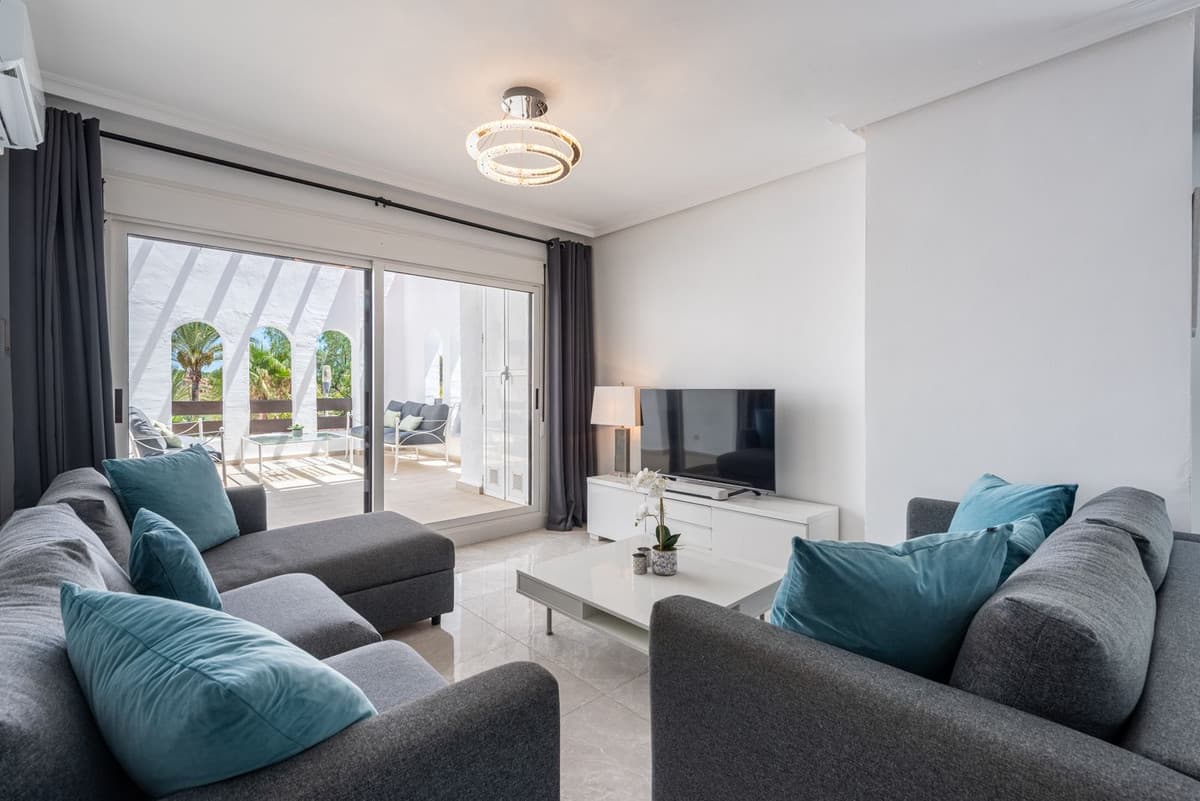 Middle Floor Apartment in Nueva Andalucía — photo 1 of 10
