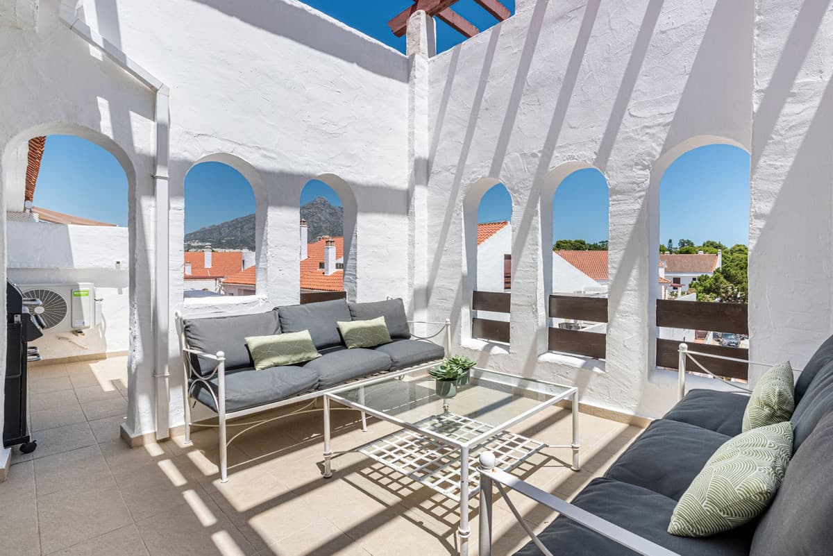 Middle Floor Apartment in Nueva Andalucía — photo 6 of 10