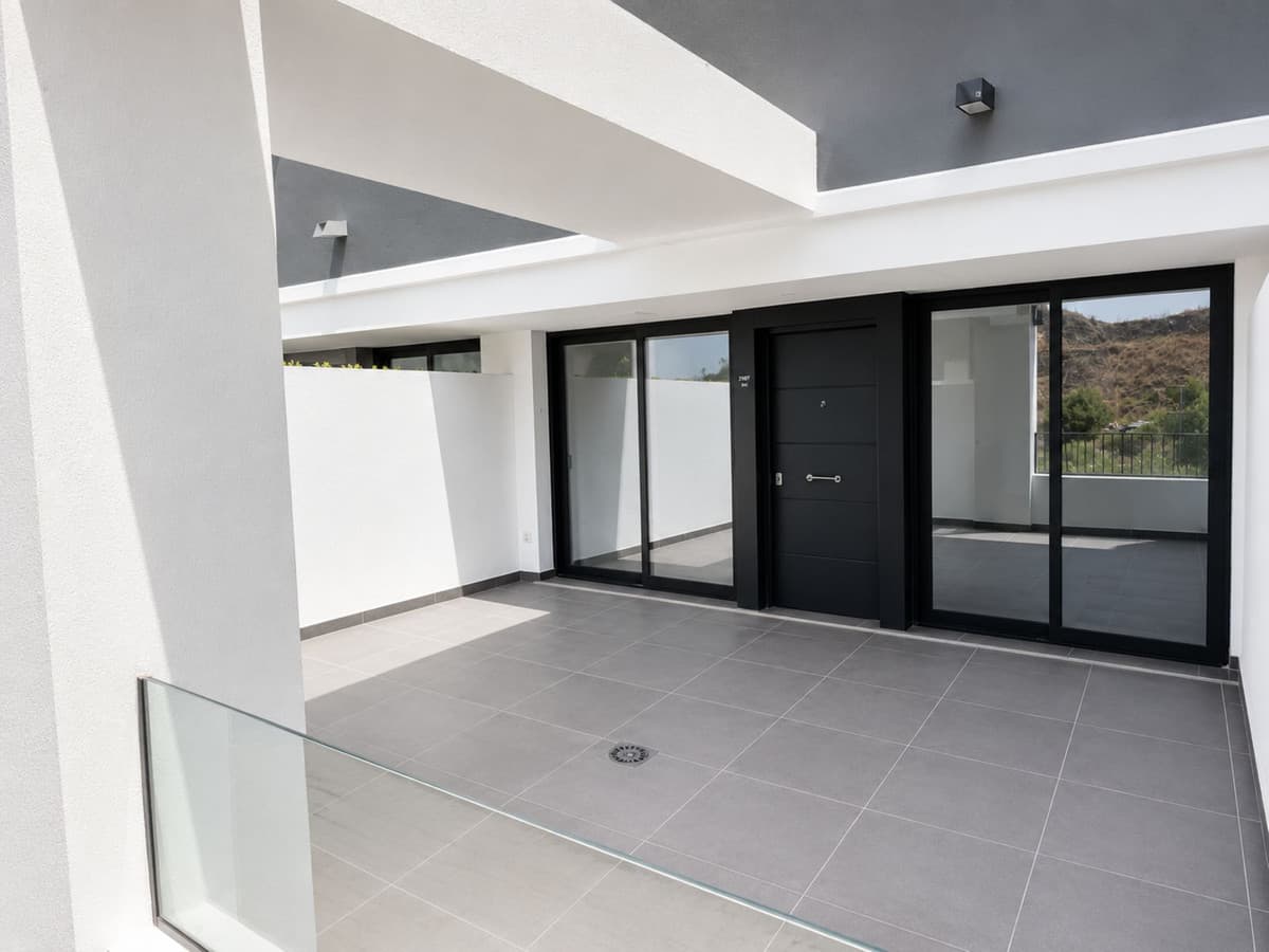 Ground Floor Apartment in La Cala de Mijas — photo 1 of 10