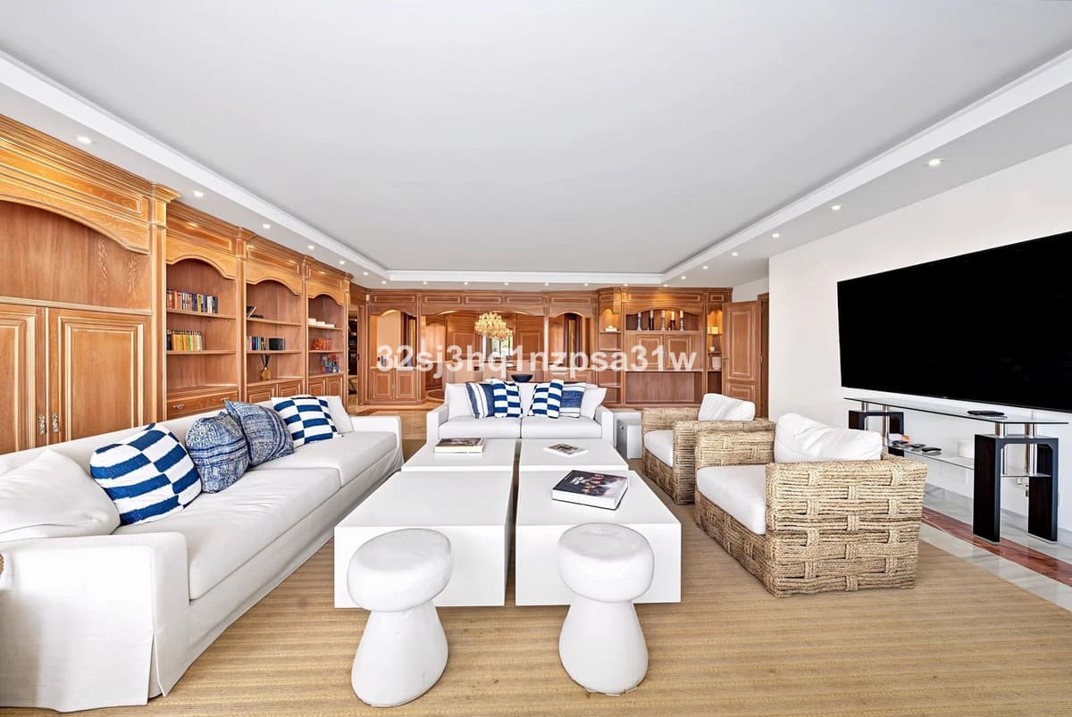 Middle Floor Apartment in Puerto Banús — photo 4 of 10