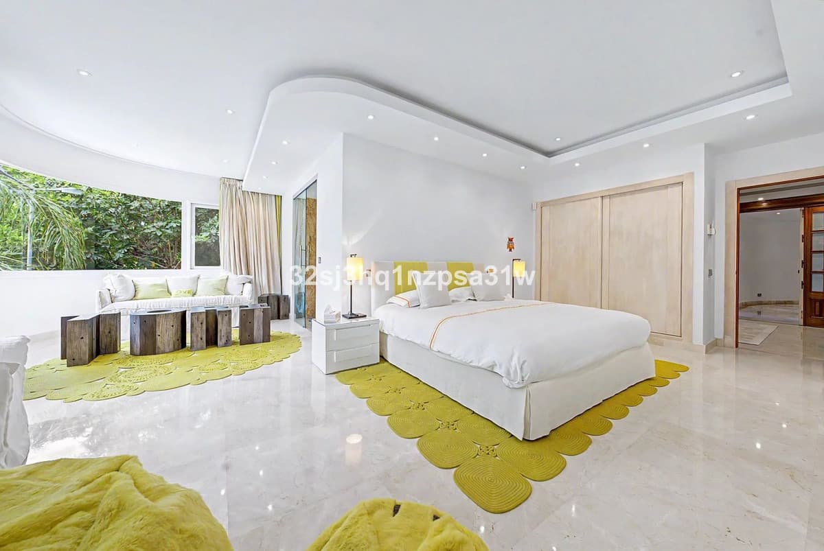 Middle Floor Apartment in Puerto Banús — photo 10 of 10