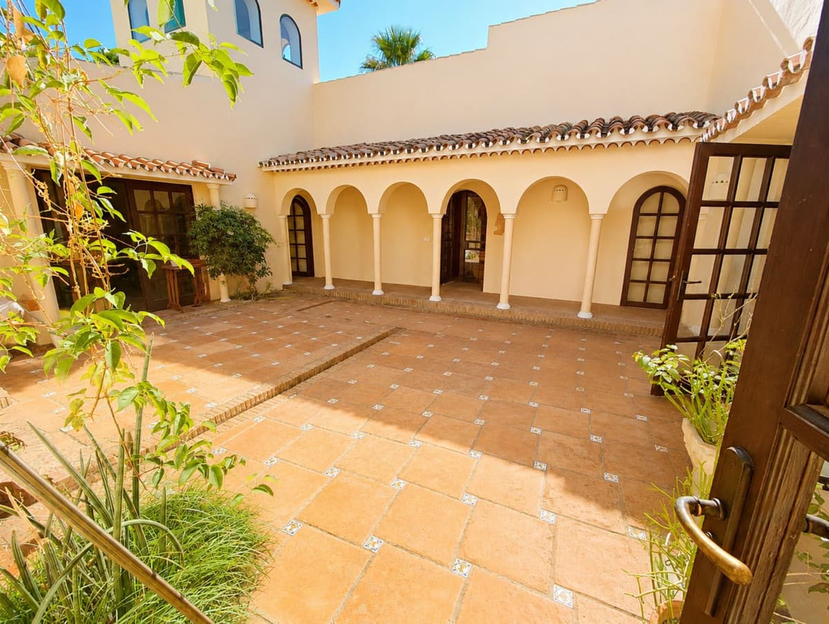 Cortijo in Estepona — photo 8 of 10