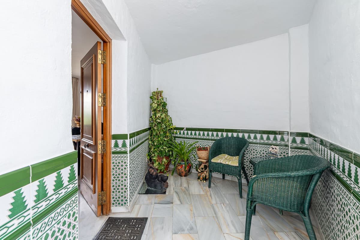 Townhouse in La Colina — photo 5 of 10