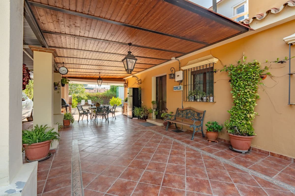 Detached Villa in Coín — photo 4 of 10