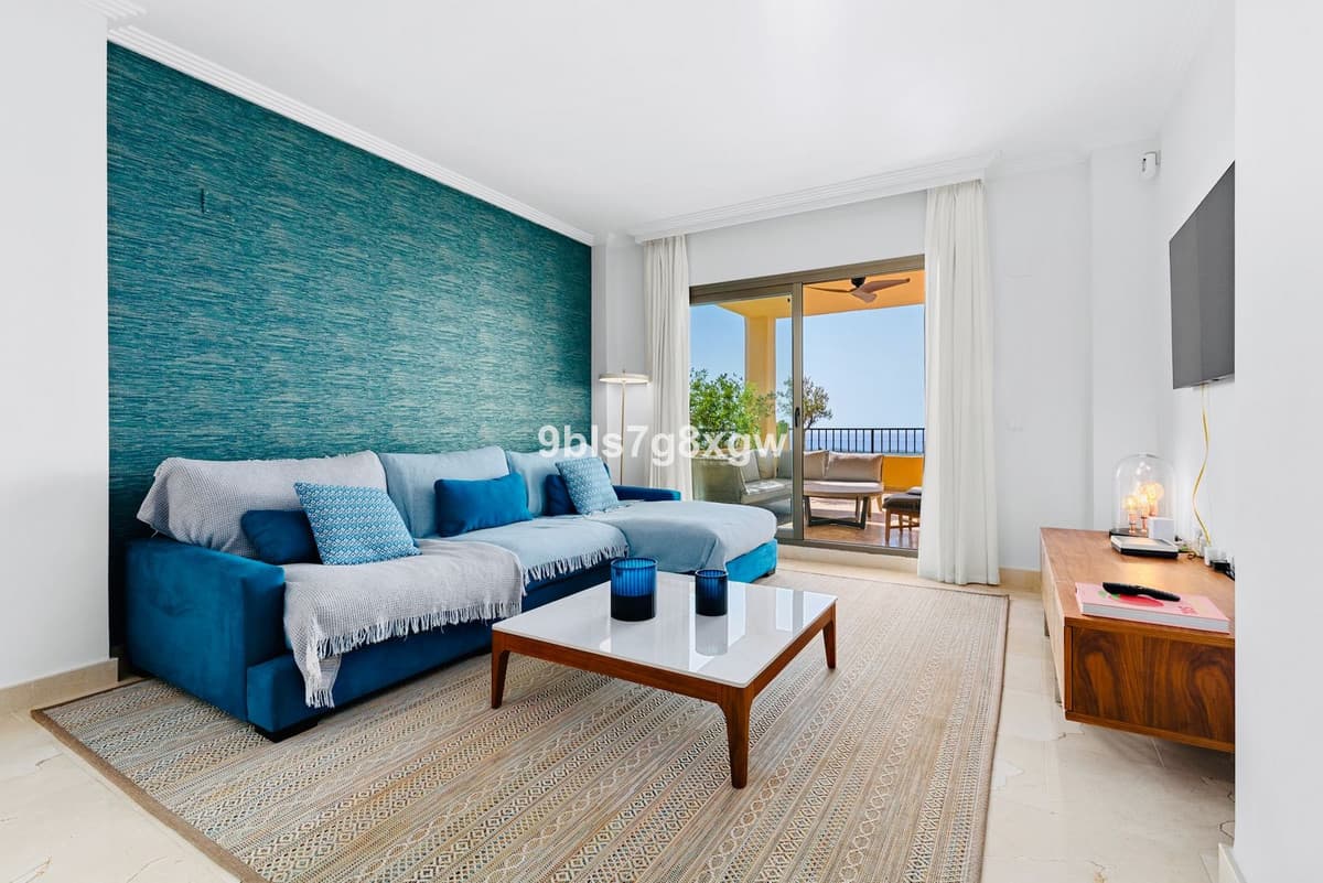 Middle Floor Apartment in Benahavís — photo 6 of 10
