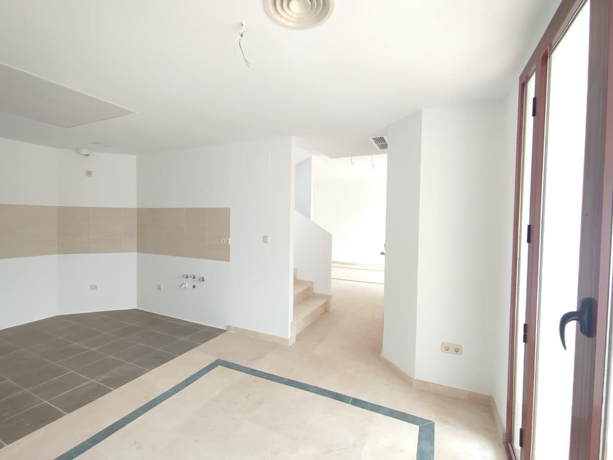 Townhouse in Doña Julia — photo 9 of 10